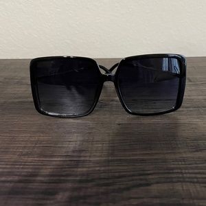 New Anti-Glare Oversized Square Shaped Sunglasses for Everyday Use